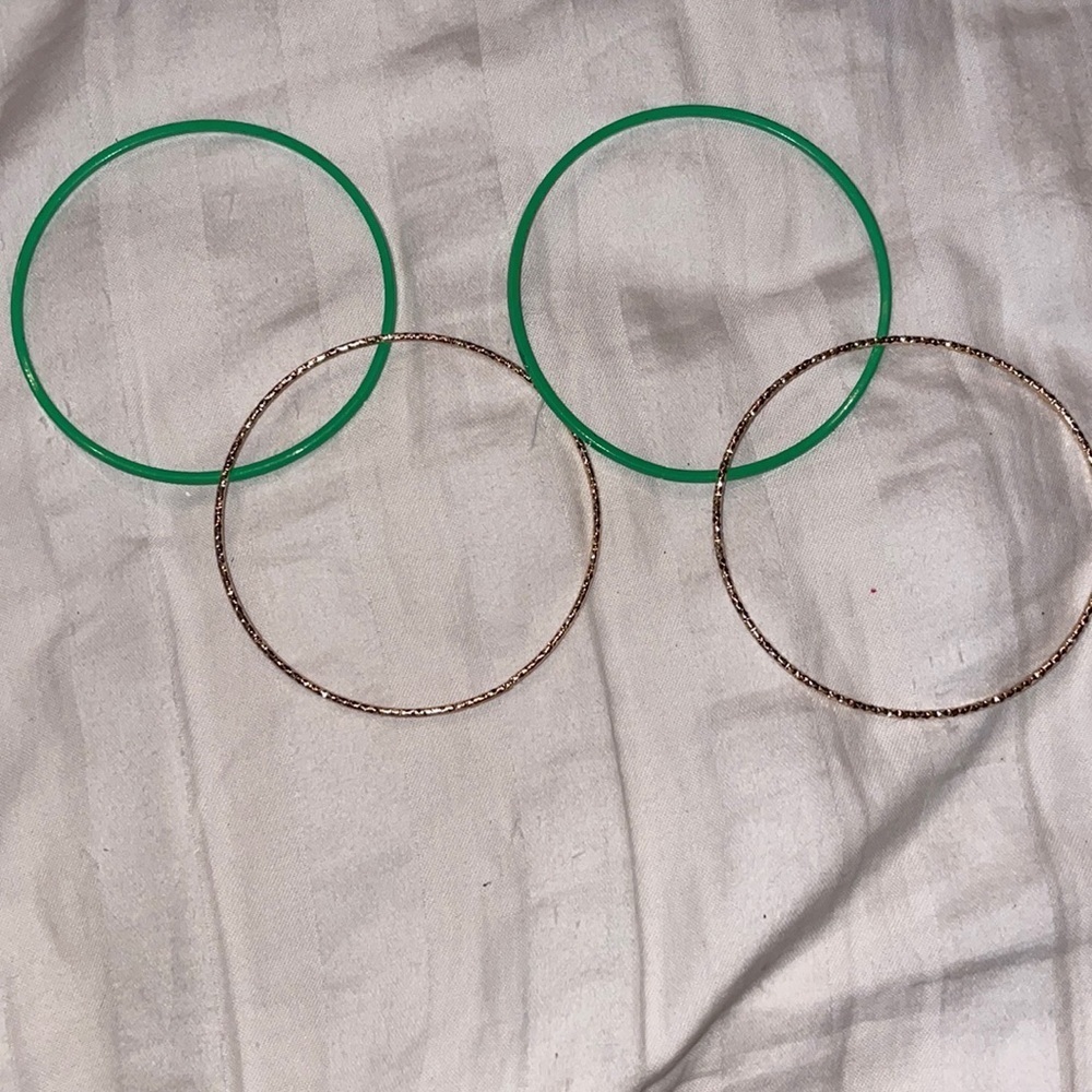 4 bangles 2 green 2 gold bracelet
